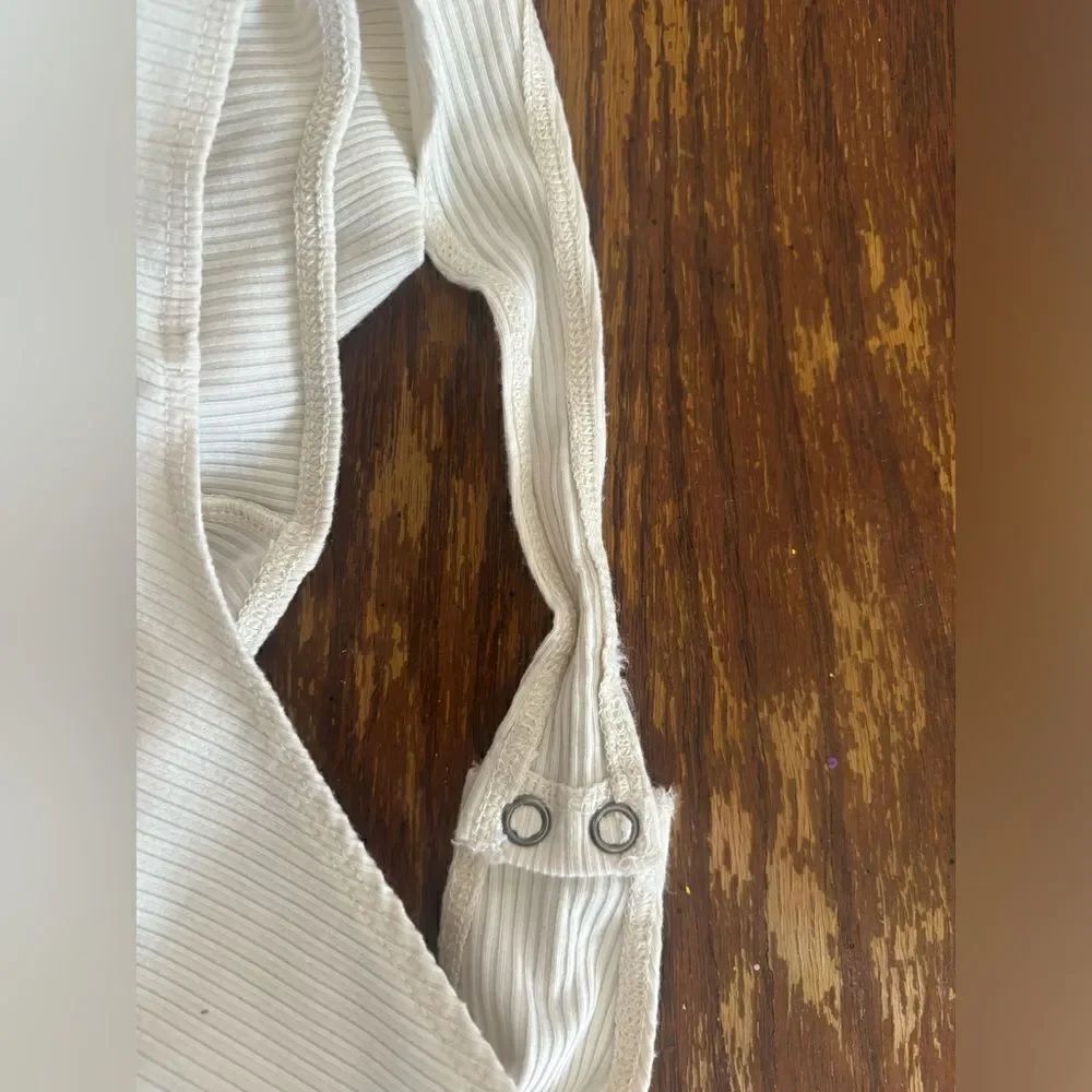 American Eagle Ribbed Spaghetti Strap Bodysuit Size XS Off White - Picture 4 of 7